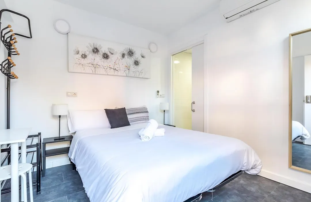 Ayz Ulises - Auto Check-In Property-1
